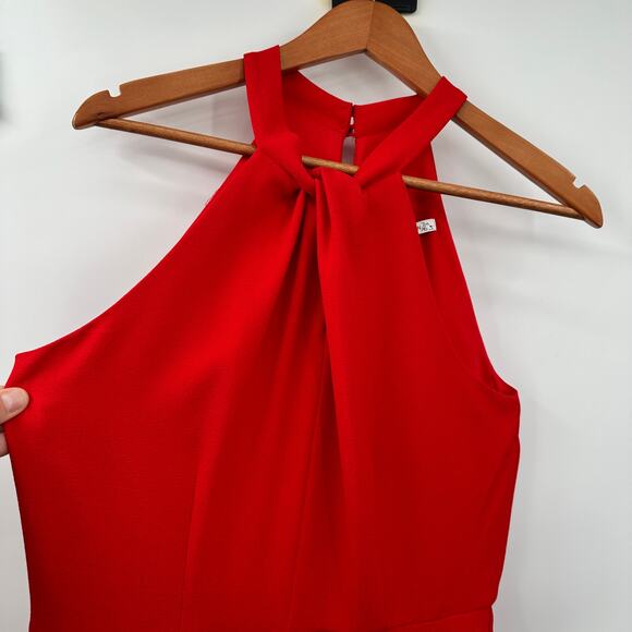 JULIA JORDAN Red Halter Wide-Leg Jumpsuit // 8 - Picture 4 of 12